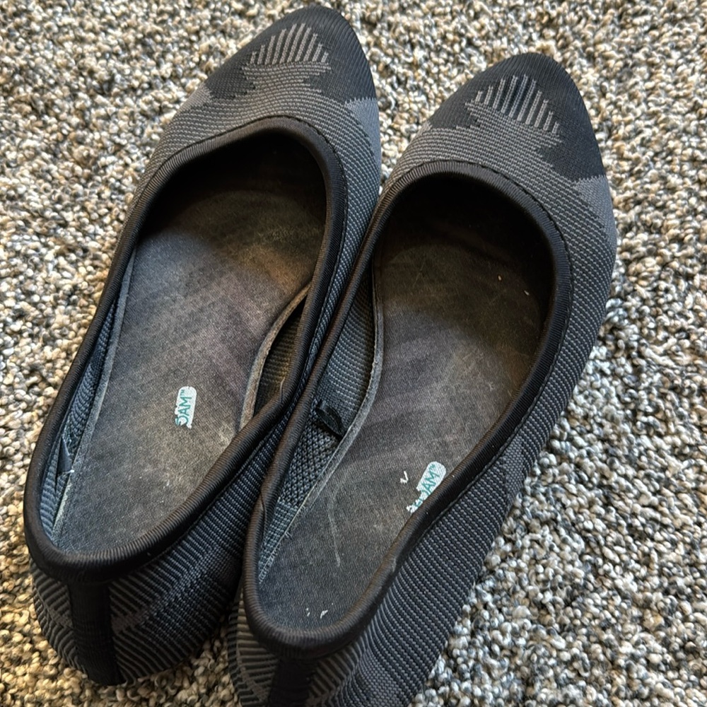 Skechers memory foam flat size 7